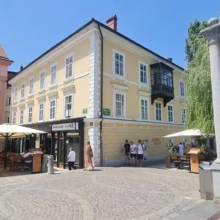 Old Town Riverside Apartment Jurcicev Trg Apartman
