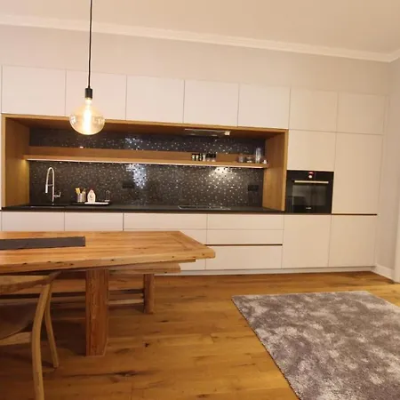 Lägenhet Old Town Riverside Apartment Jurcicev Trg